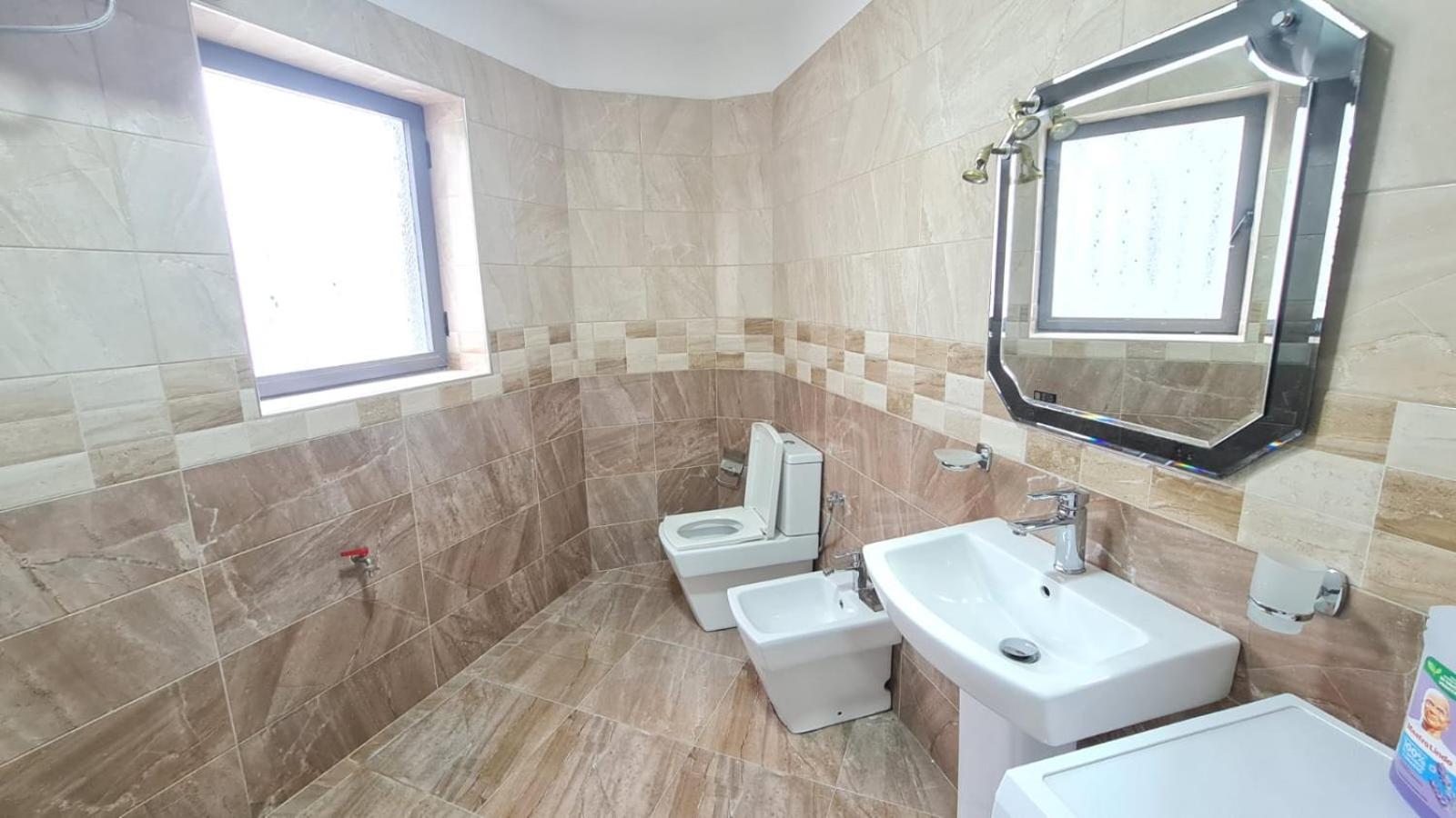 Calmly, Spacious Apartment Next To Usa Embassy Tiranë Ngoại thất bức ảnh